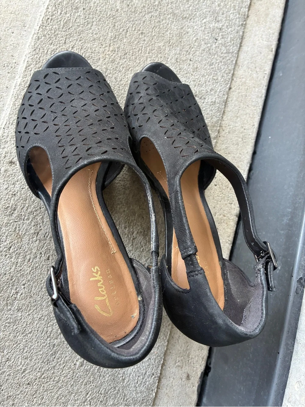 Clarks Jenness Energy black Leather 3” Block Heel platform shoes